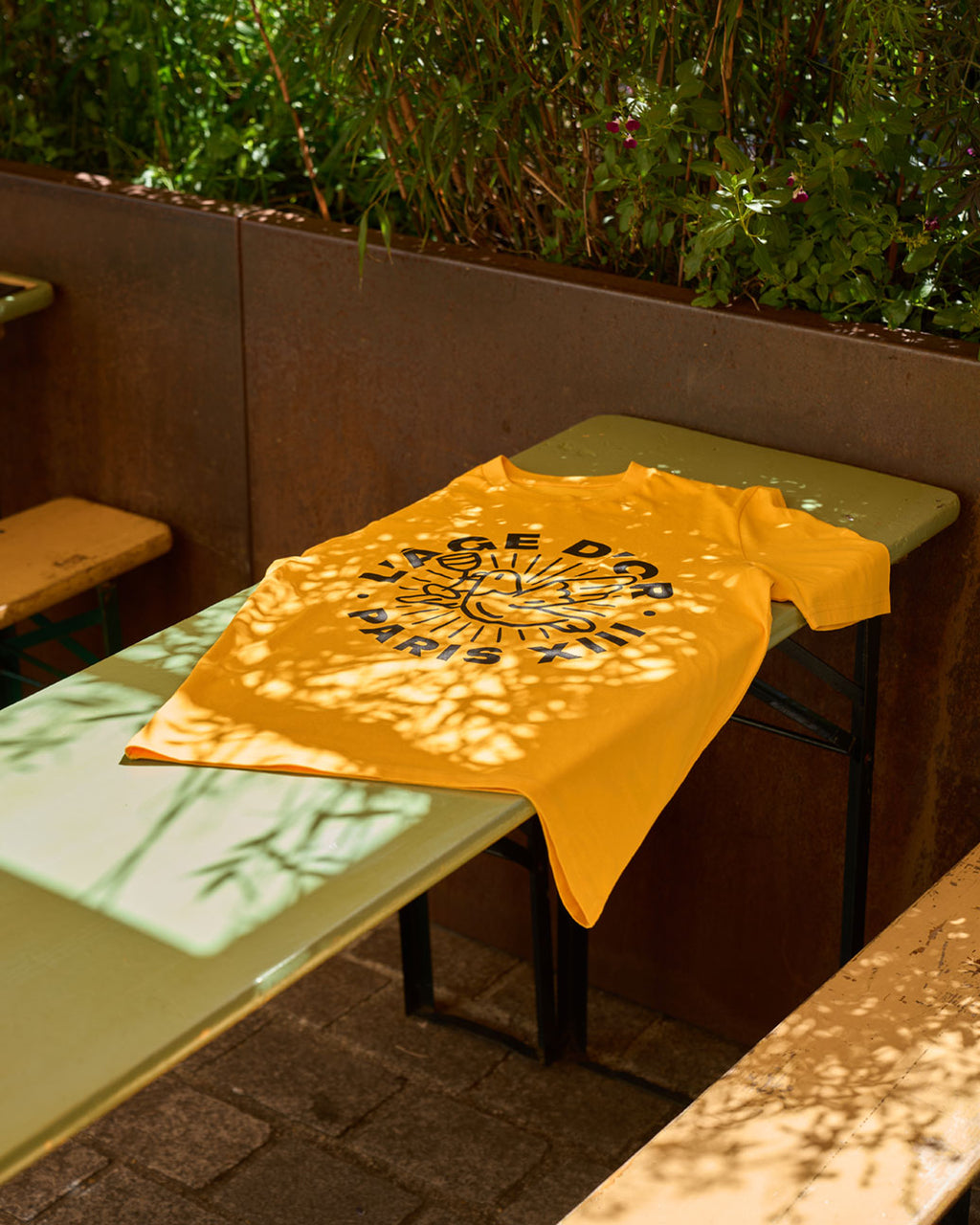 T-shirt jaune